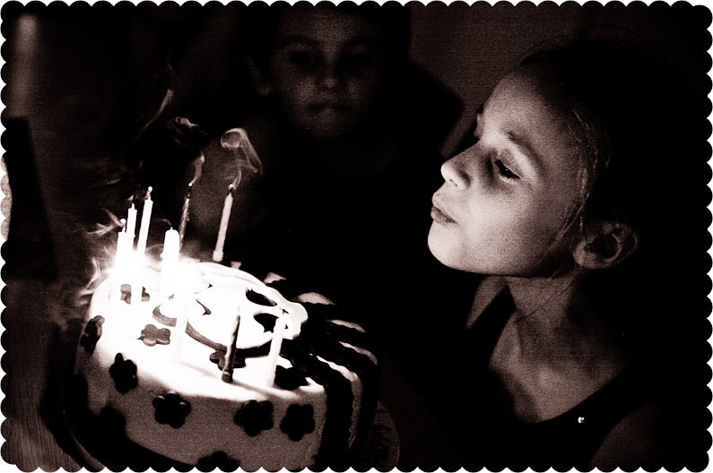 Monster high pink skull birthday cake
