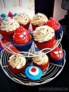 olympic-theme-england-red-white-blue-2012-cupcakes1