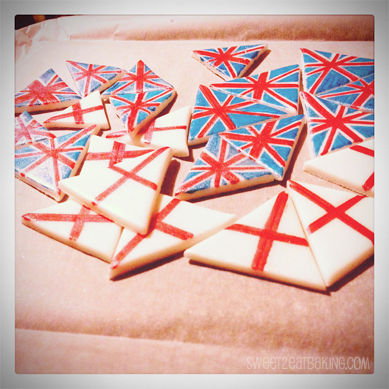 Olympic theme england red white blue 2012 cupcakes