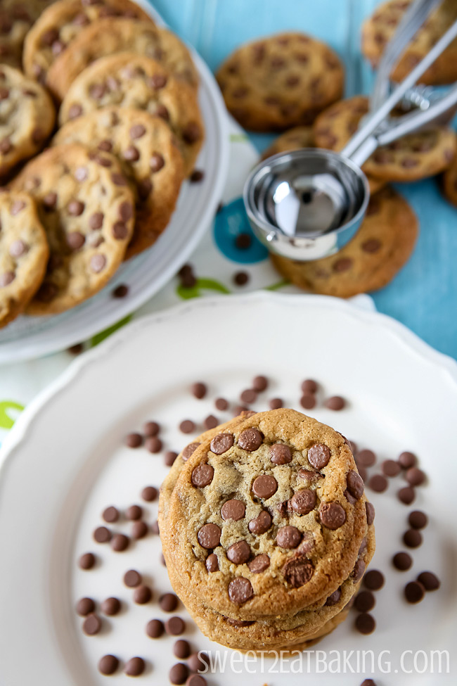 Delicious Brown Butter Chocolate Chip Cookies Recipe by Sweet2EatBaking.com