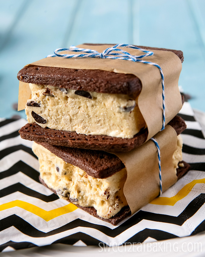 Chocolate Chip Cookie Dough Ice Cream Sandwiches | Sweet2EatBaking.com | #cookiedough #icecream #sandwiches #summer #recipe