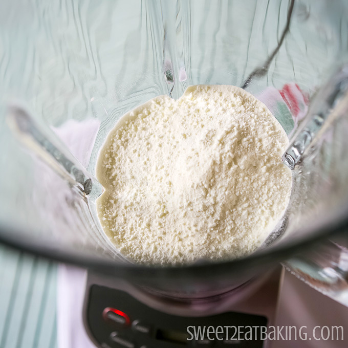 Homemade Sweetened Condensed Milk Recipe - Milk Powder | Sweet2EatBaking.com | #homemade #sweetened #condensedmilk