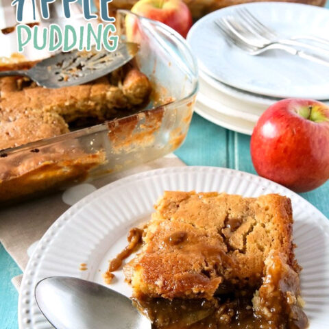 Toffee Apple / Caramel Apple Pudding Recipe by Sweet2EatBaking.com | #toffee #apple #caramel #pudding #fall