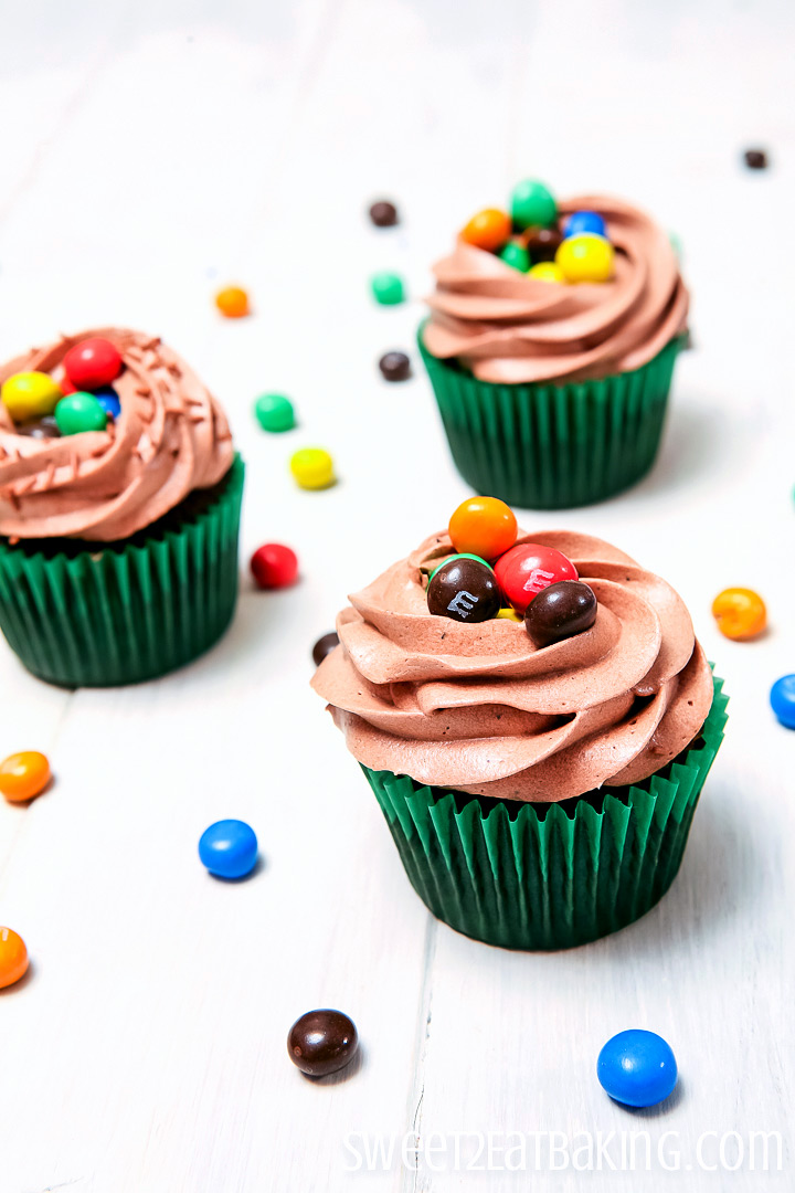 Crispy M&M Cupcakes by Sweet2EatBaking.com