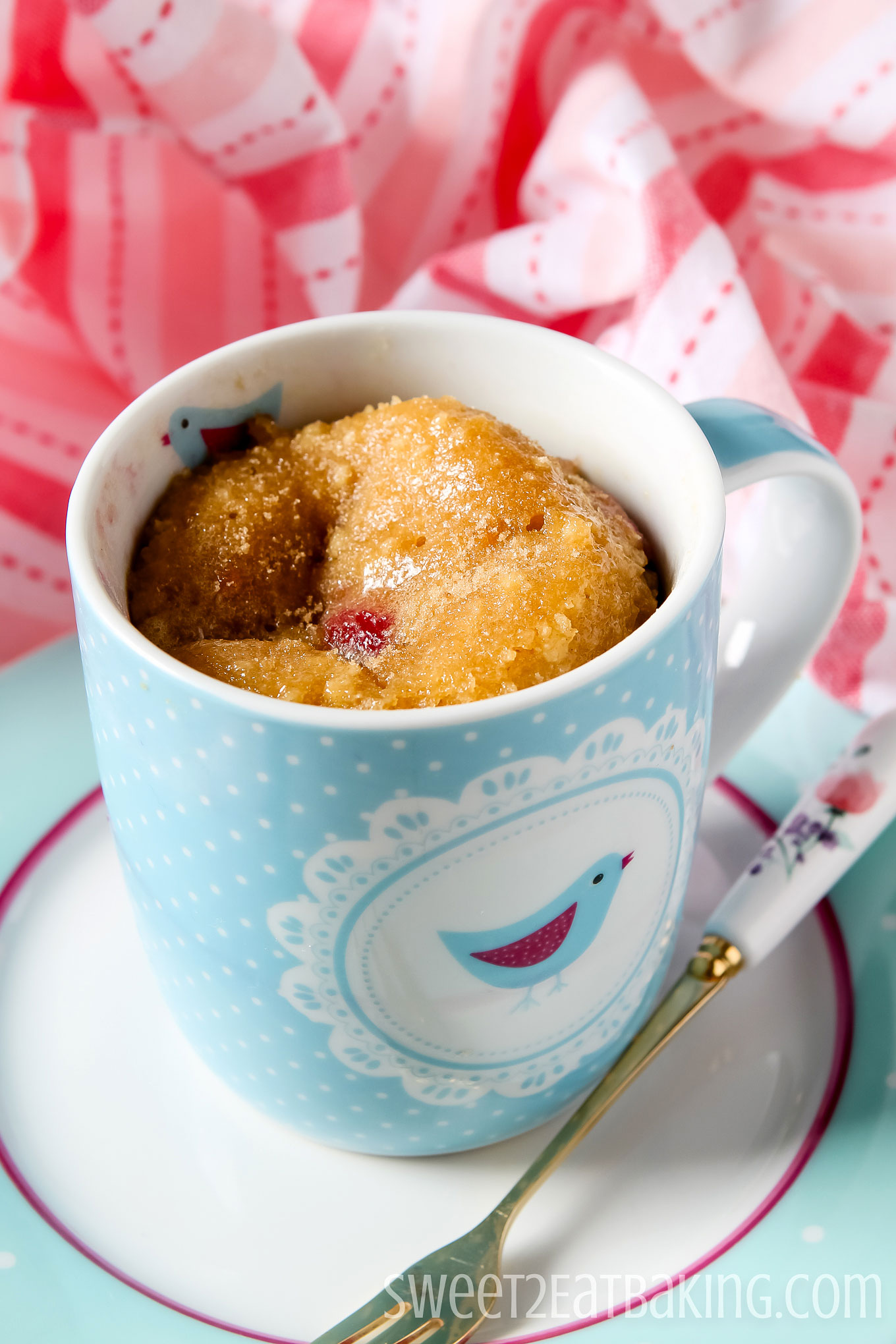 Raspberry & White Chocolate Mug Muffin Recipe by Sweet2EatBaking.com