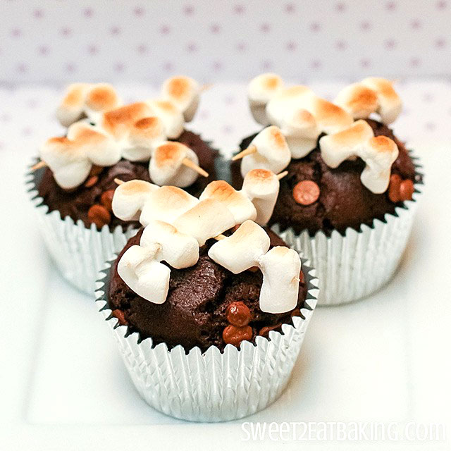 Campfire Cupcakes by Sweet2EatBaking.com